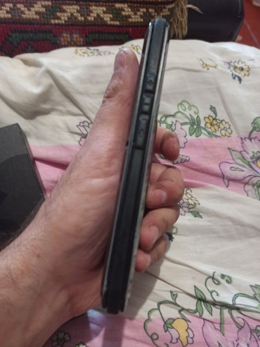 Samsung S22 8/256