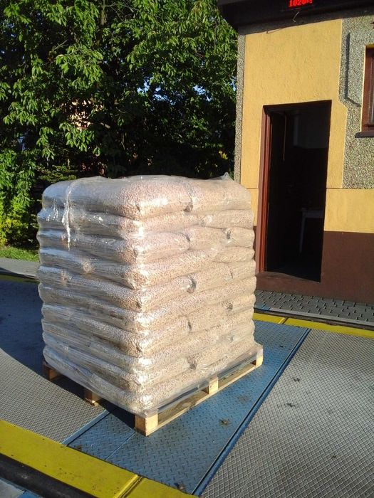 Pelet pellet drzewny/przemysłowy 8 mm workowany 15 kg