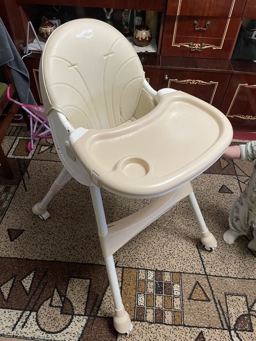 Стільчик для годування