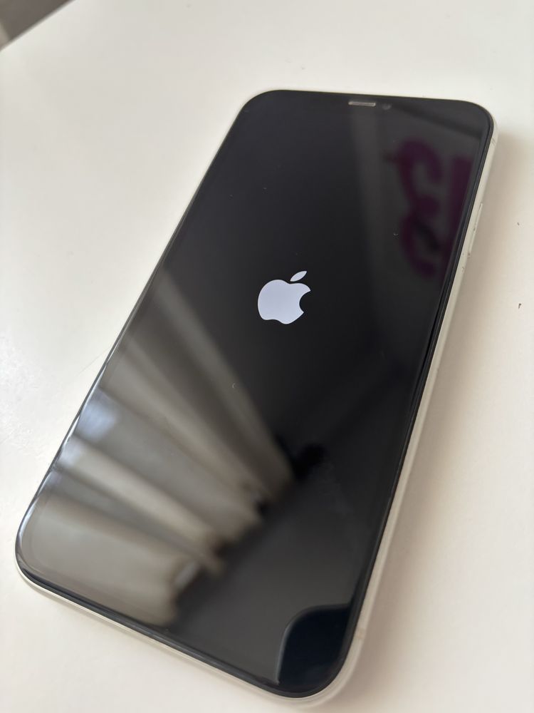 Iphone 11 biały 64gb
