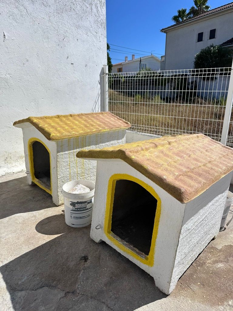 Casota Para Cães XXL, em pedra