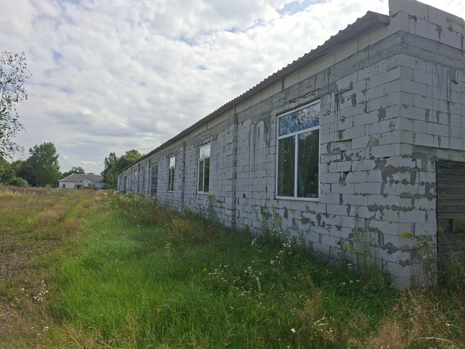 Продаються виробниці (комерційні) приміщення