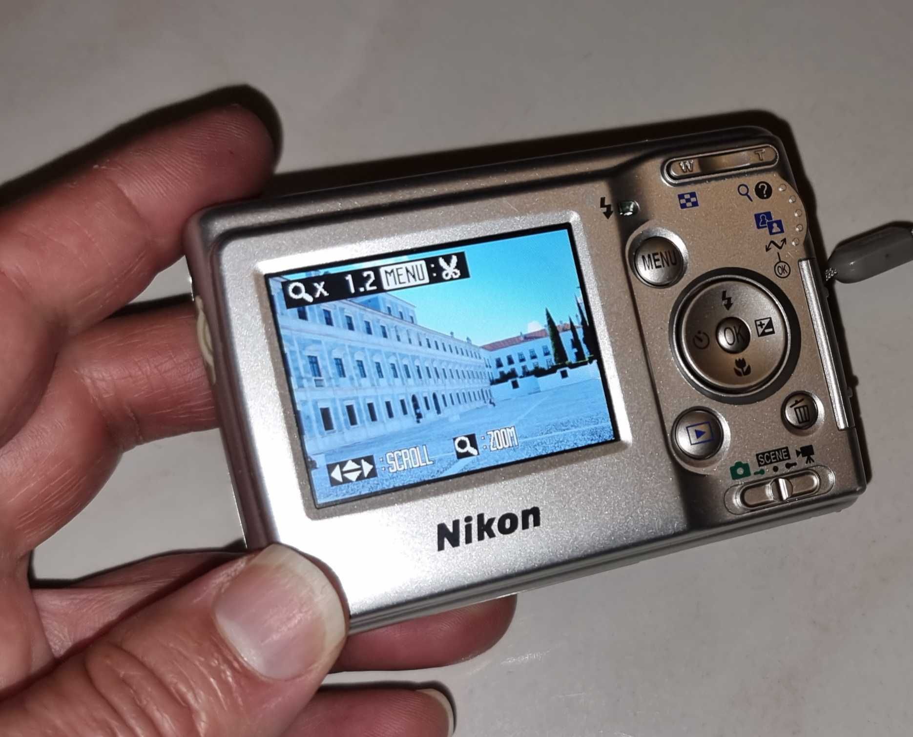 Nikon L10 Coolpix + bolsa + cartão