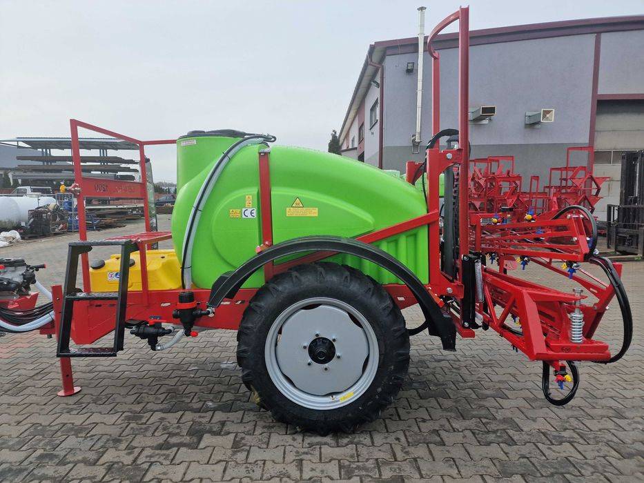 Opryskiwacz polowy przyczepiany 1200 litrów lanca 12m
