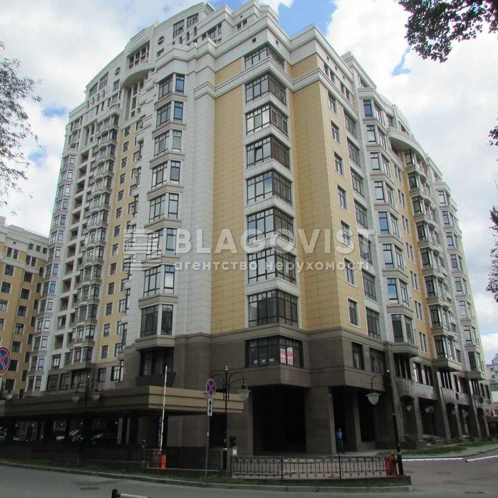 Грушевського 9-а Ціна 1 800 000 $