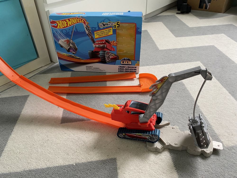 Hot Wheels szalony dźwig  Monster truck