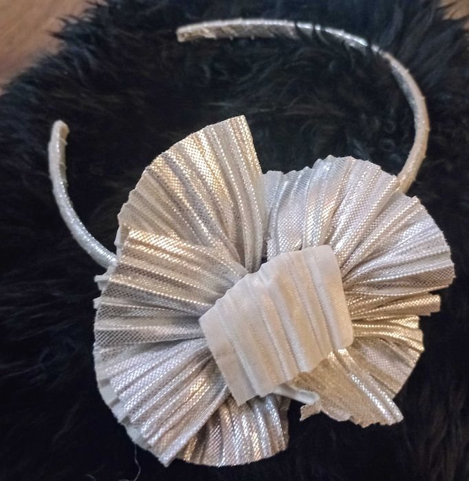 Opaska z kokardą srebrna