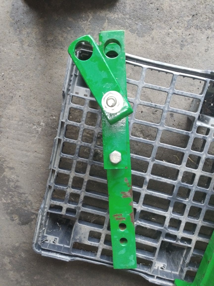 Zaczep dolny John Deere 5055E 5065E 5075E
