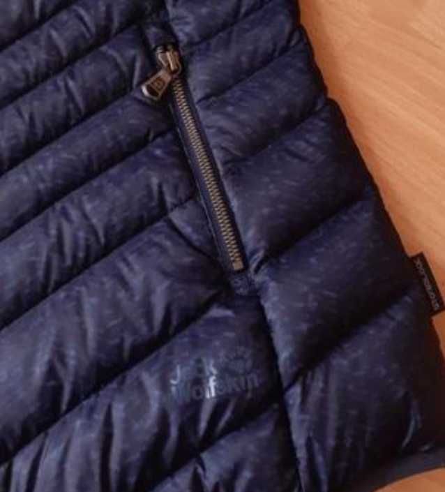 шикарний пуховик бренду jack wolfskin richmond hill jacket р. M-L