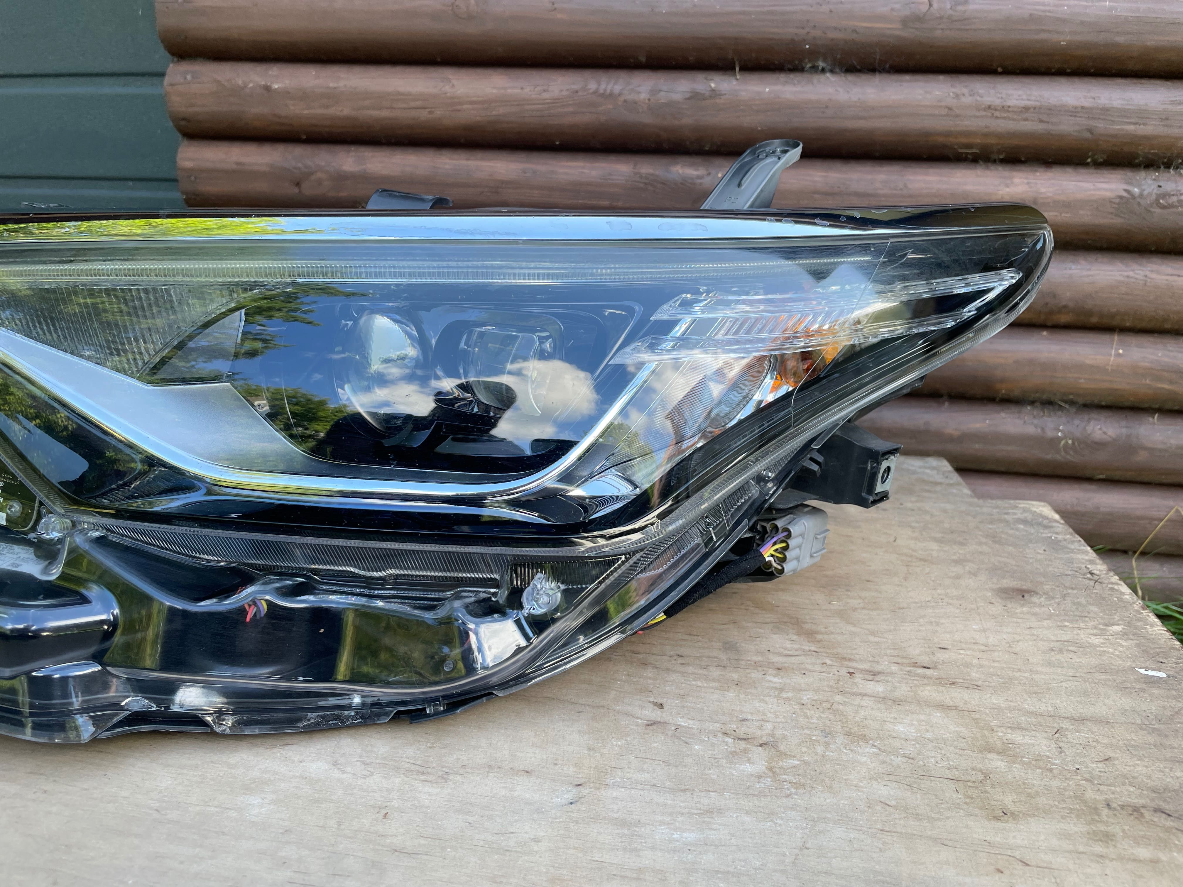 Toyota Auris II Lift LED LAMPY PRZÓD