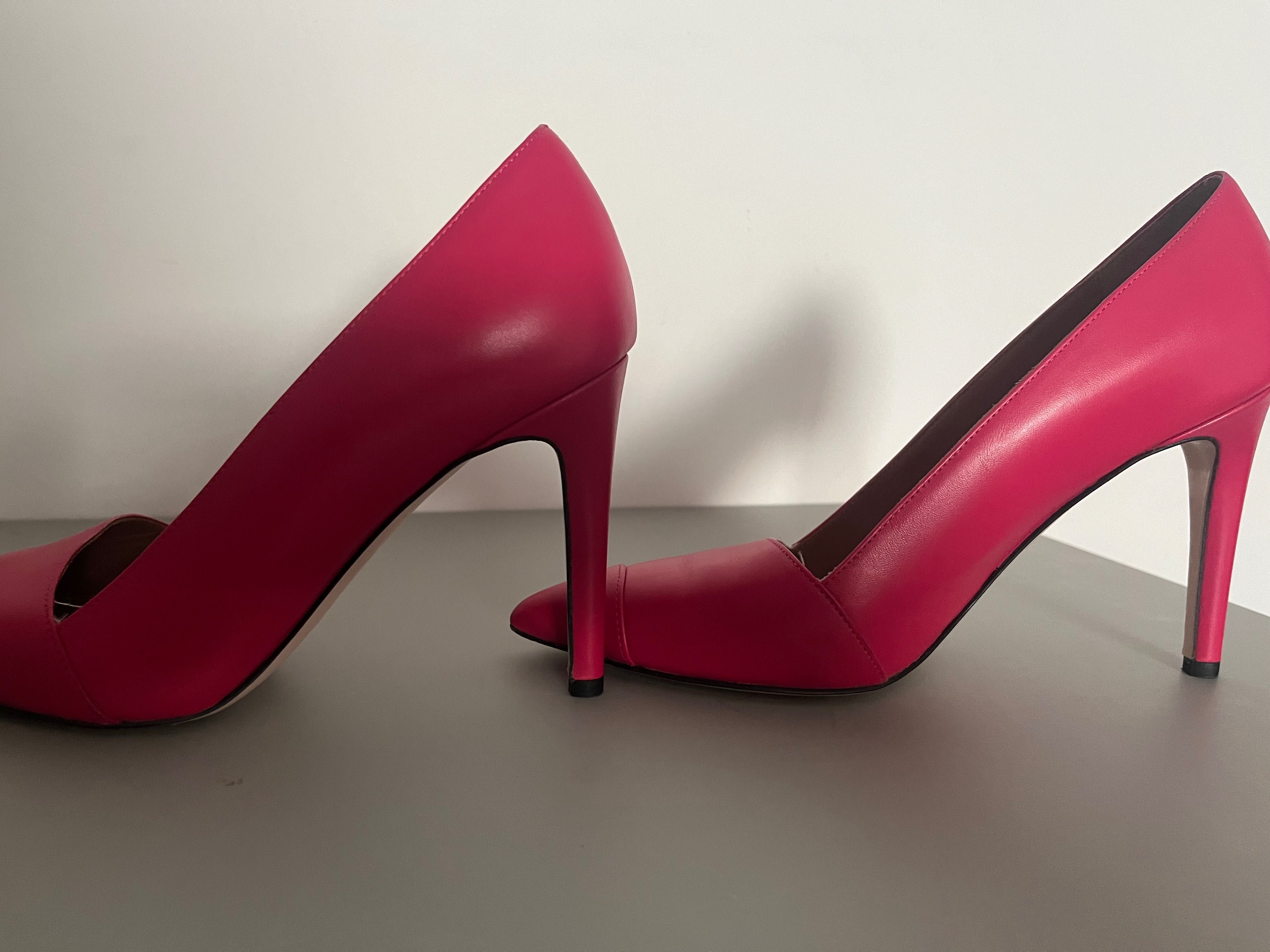 Szpilki Red Valentino