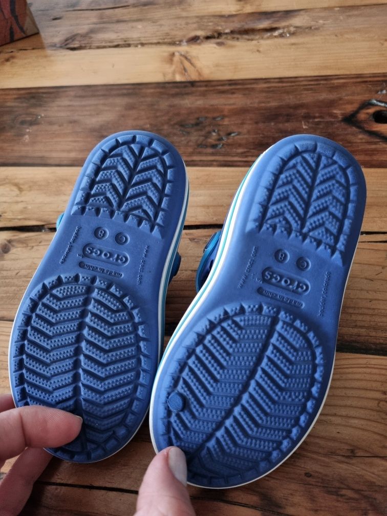 Crocs sandaly c8 24/25 stan bardzo dobry