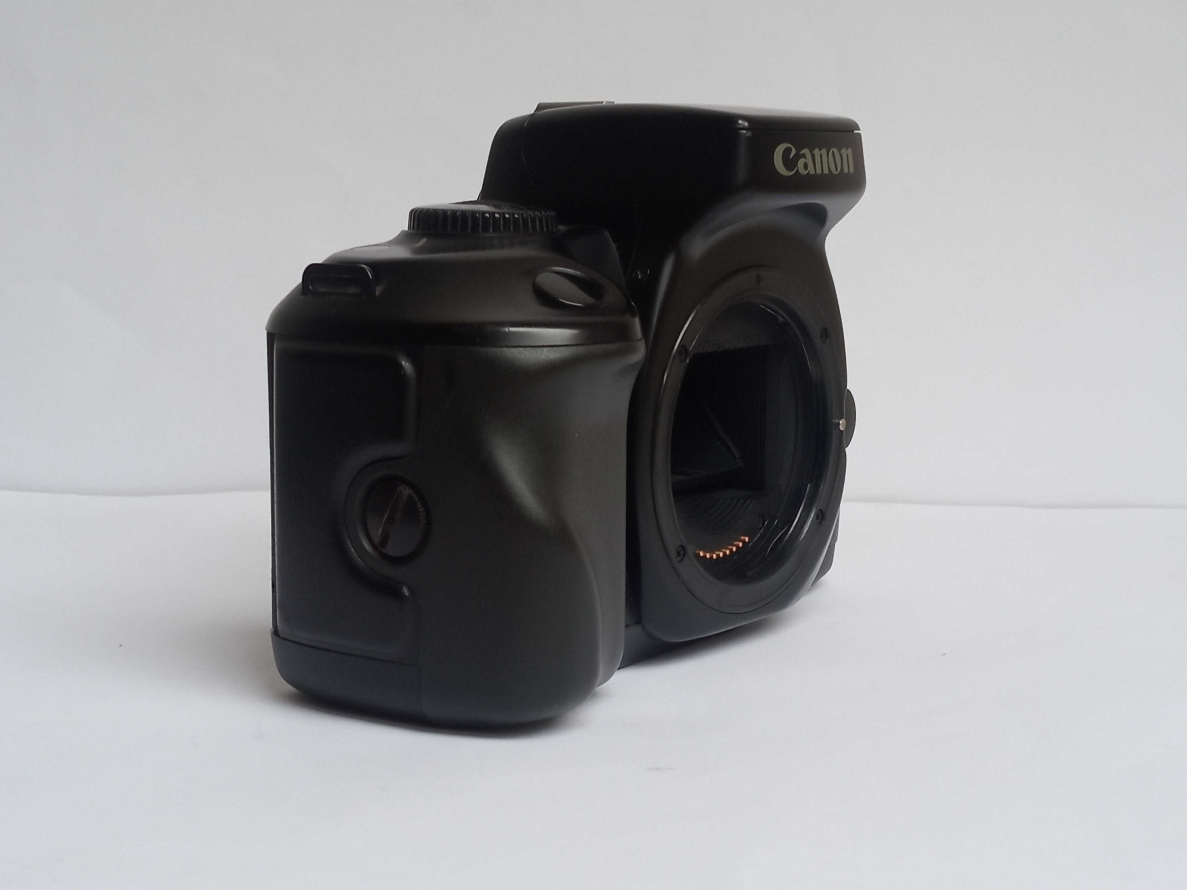 Aparat Canon EOS 700