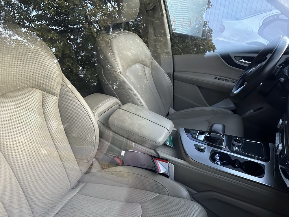 Audi Q7 3.0tdi quattro ,s line,matrix,hed up,kamery 360