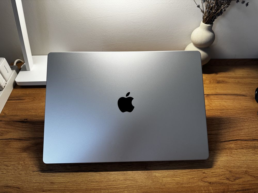 MacBook Pro 16 2021 24-Core GPU M1 MAX 64GB 1000GB 100%