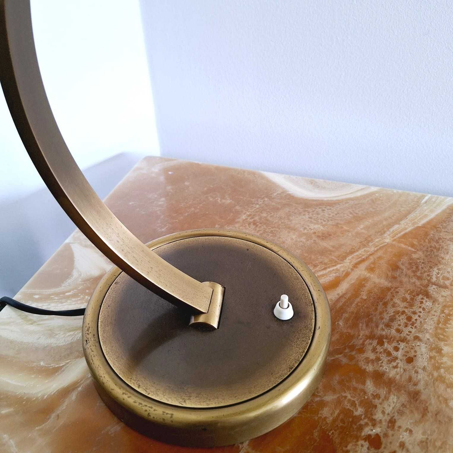Candeeiro de mesa KAISER IDELL 6751. Kaiser 6751 table lamp