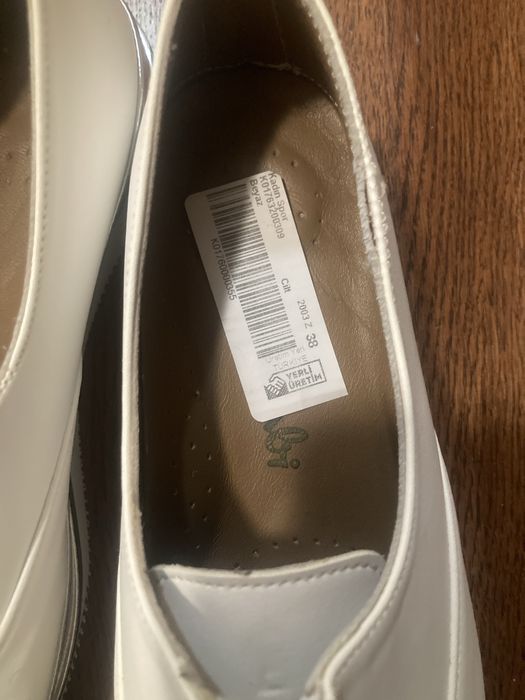 Балетки, туфлі, кеди