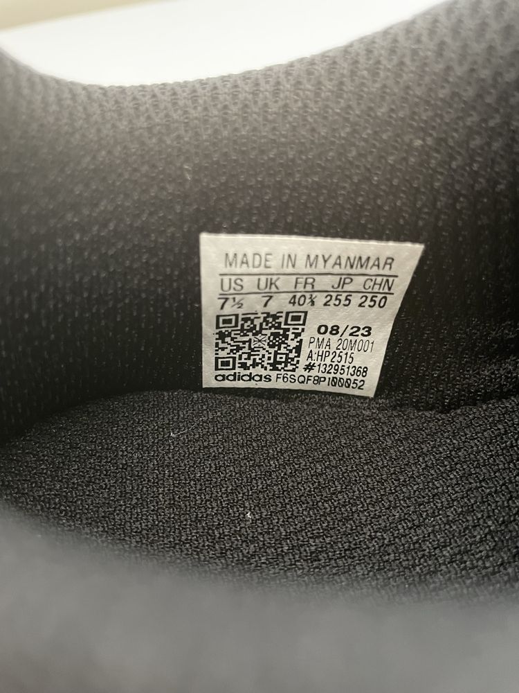 Sprzedam nowe halówki adidasa r. 40 2/3 oryginalne z metkami