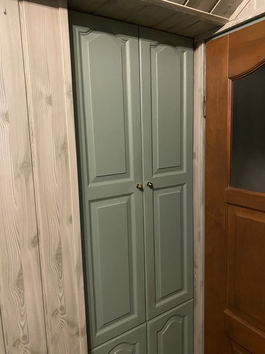 Drzwi drewniane do szafy, cztery sztuki.