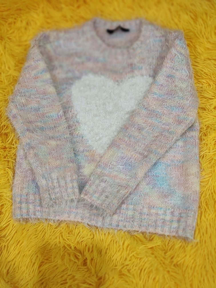 Sweter dla dziewczynki r.110-116