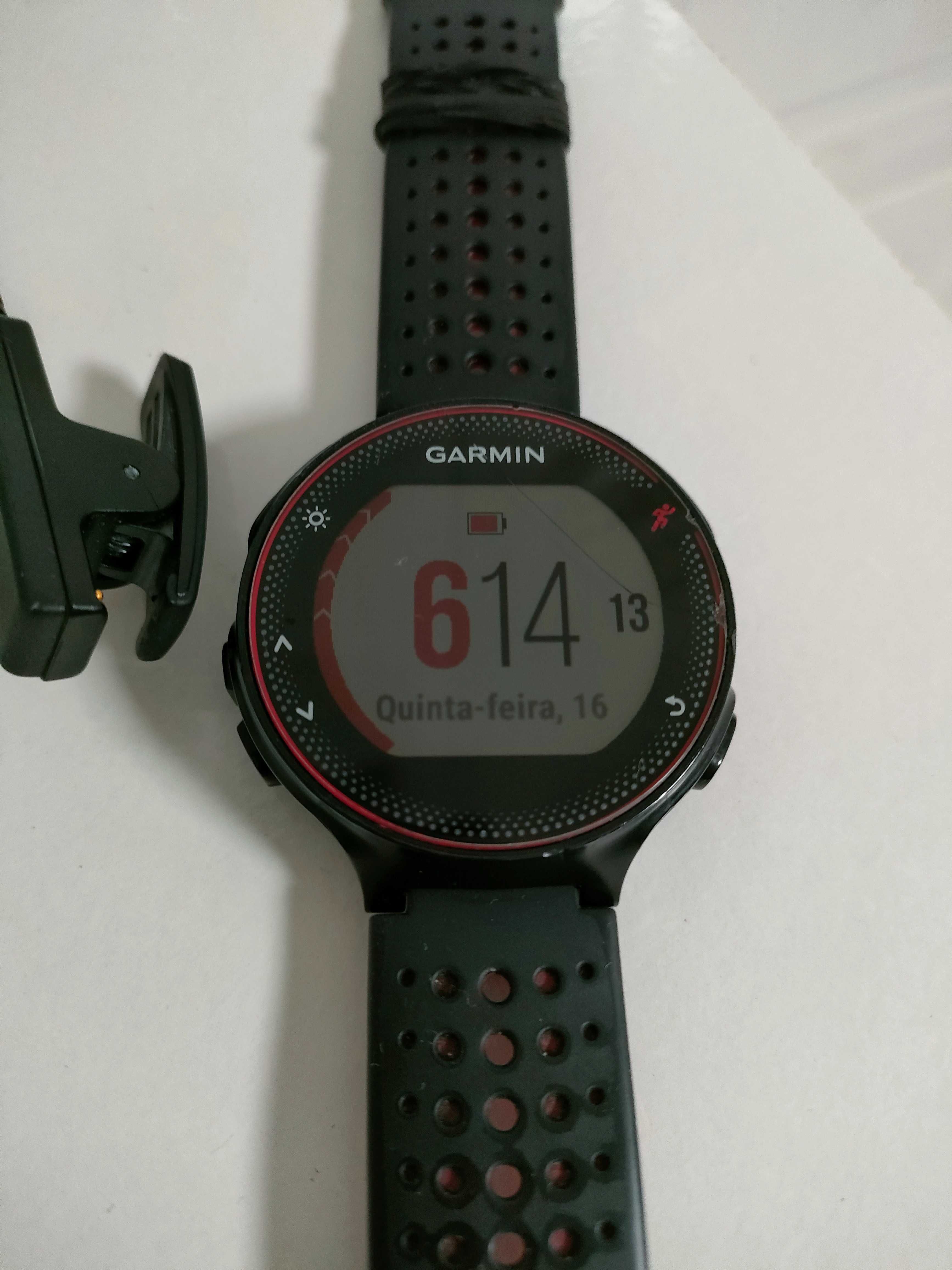 Relogio Garmin Forerunner 235