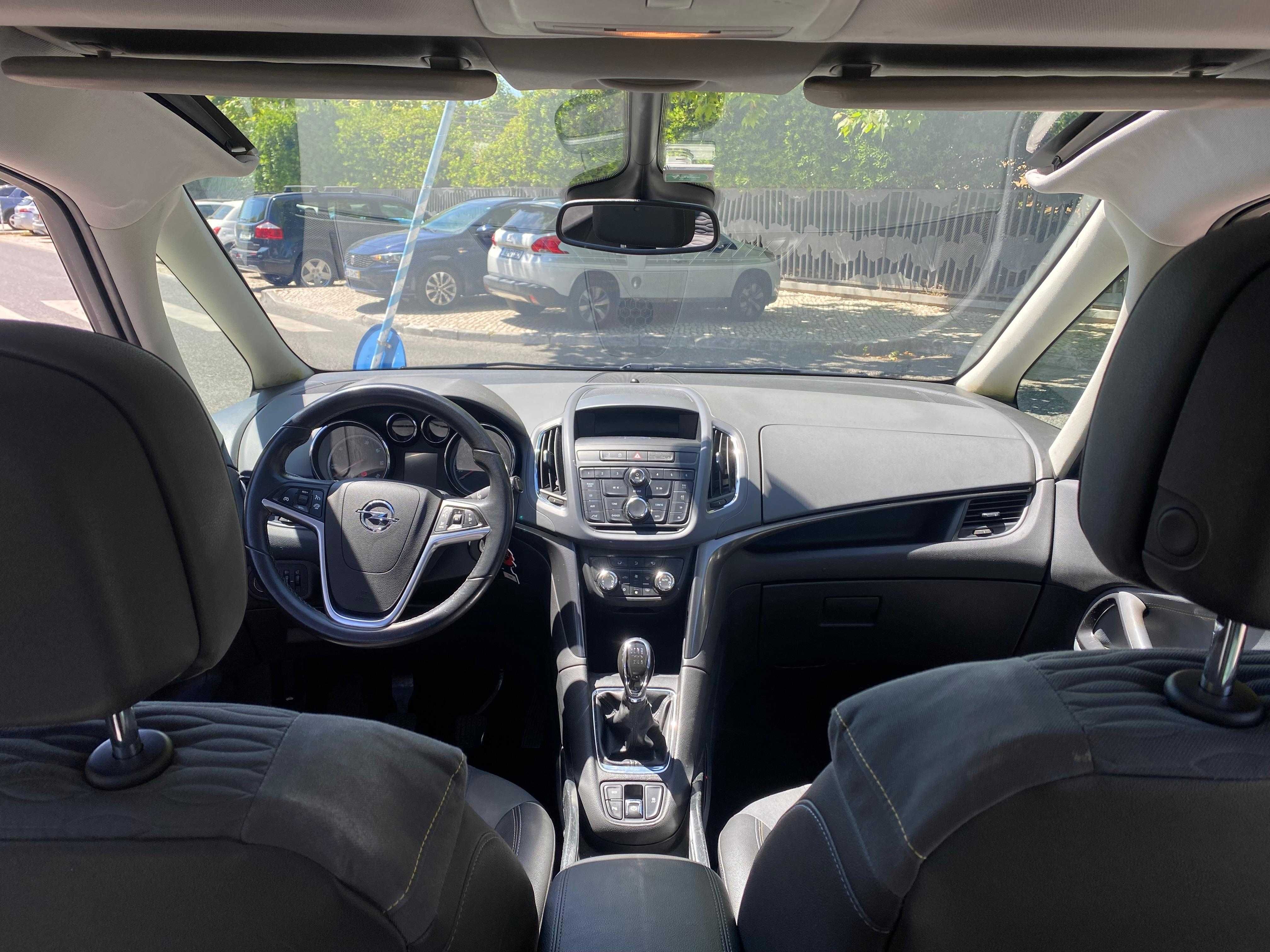 Opel Zafira 2.0 Diesel – 2012 | Excelente, Familiar e Confortável