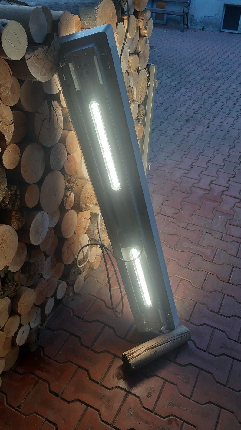 Lampa LED Philips 1,47m Do garażu, warsztatu, piwnicy