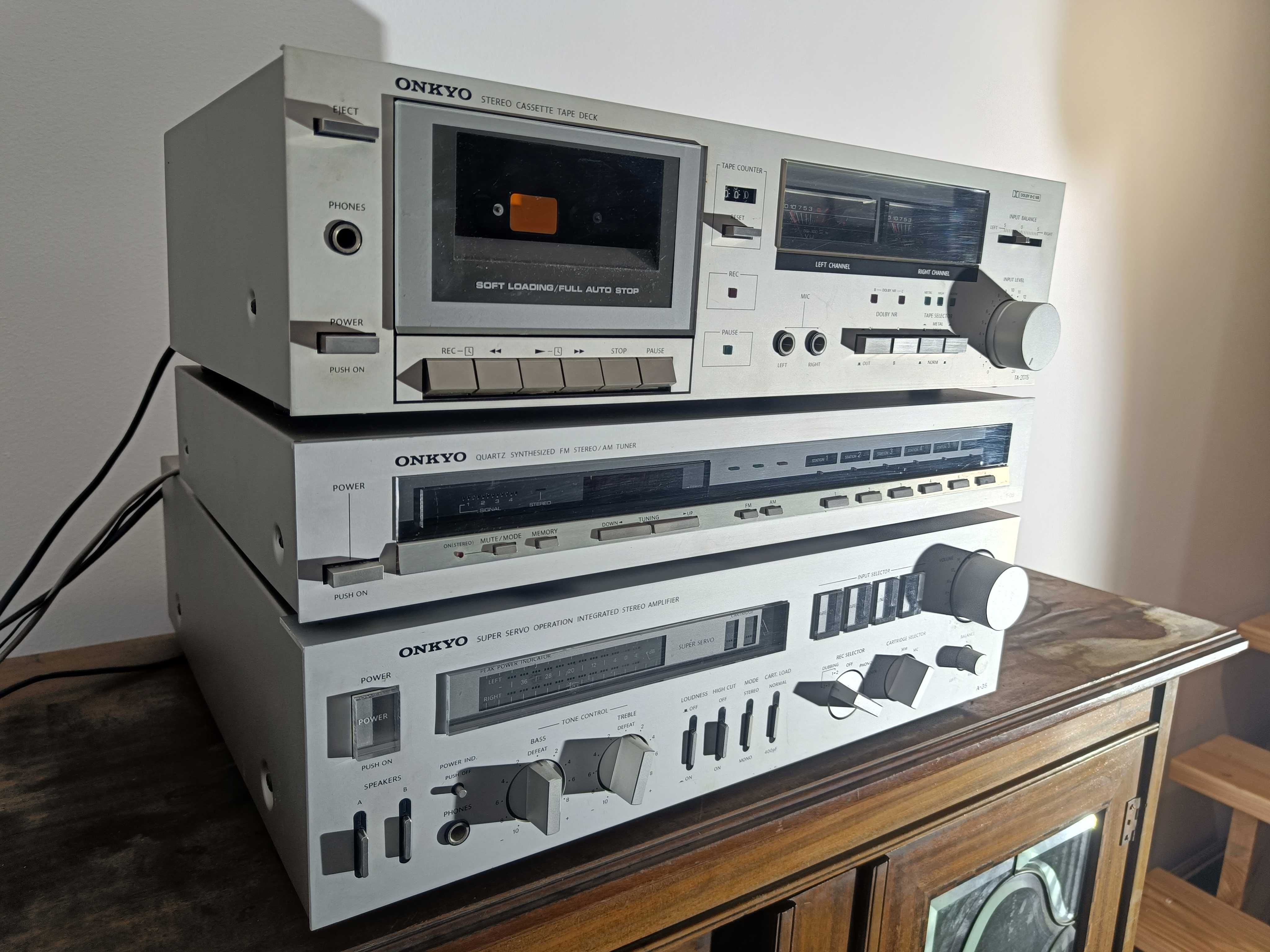 Zestaw Stereo Onkyo wzmacniacz, radio oraz magnetofon.