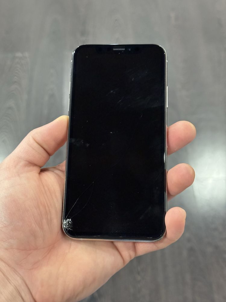 Iphone xs 64gb icloud ios 18