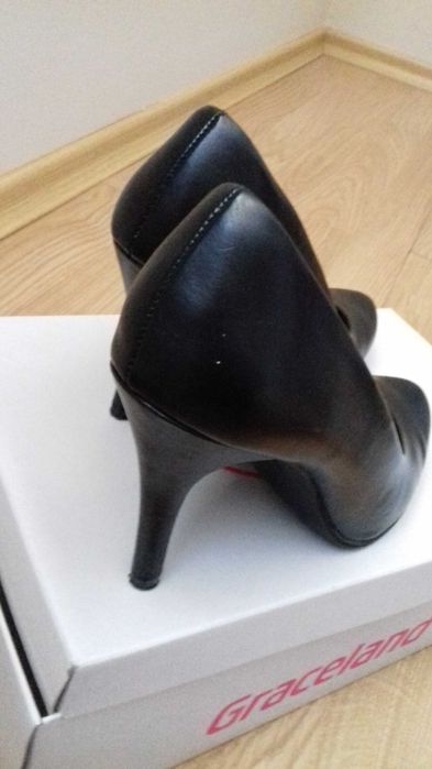 Czarne szpilki, rozmiar 37