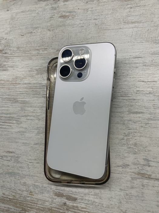 Iphone 15 pro 128 gb neverlok ідеал white titanium айфон 15 про