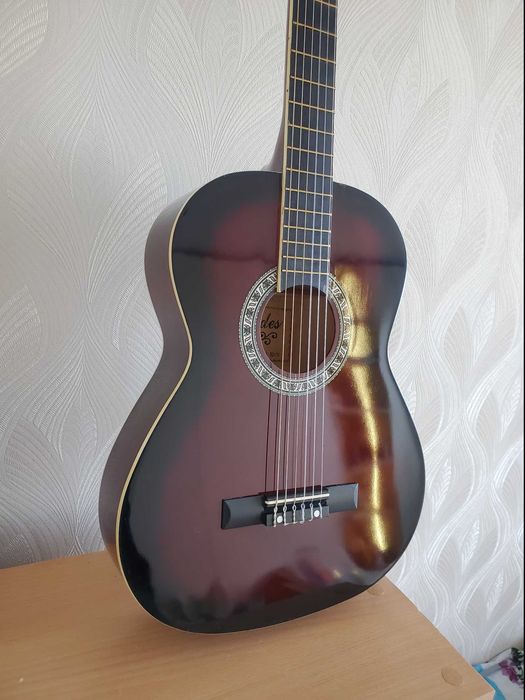 класична бордова гітара 4/4 нова нейлонові струни