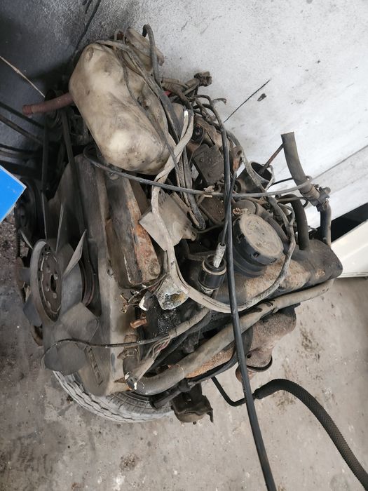 Motor completo ford transit 2.5 D
Tem duas baterias, fez revisão há di