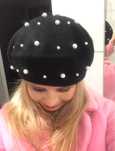 Czarny beret perelki perly zimowy jesienny elegancka czapka