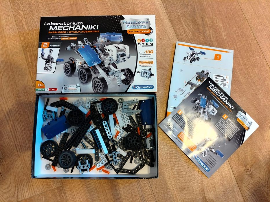 Laboratorium Mechaniki Eksplorer + stacja kosmiczna. 
Złóż