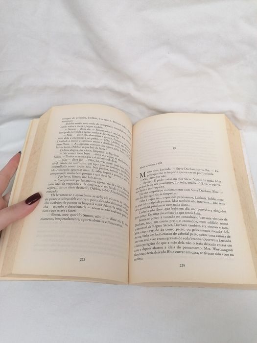 Livro: Escândalo