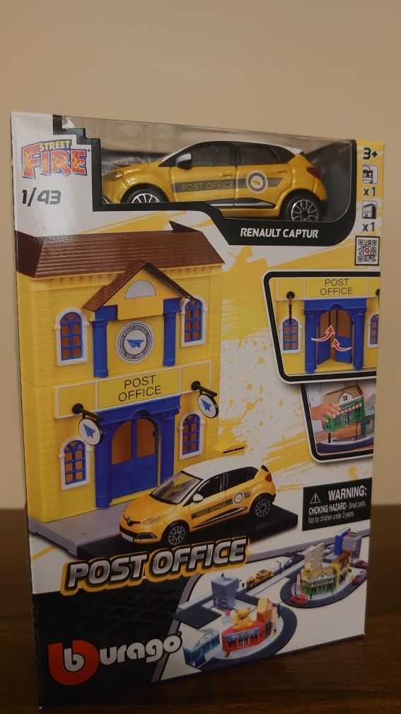 Zestaw Bburago Street Fire PostOffice z Renault Captur w skali 1:43.