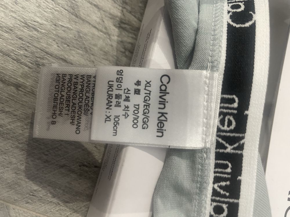 Calvin Klein stringi majtki rozmiar XL