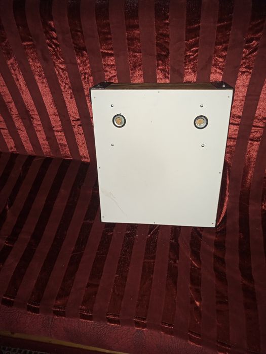 Piękna ozdobna szafka na klucze 40*35*19
