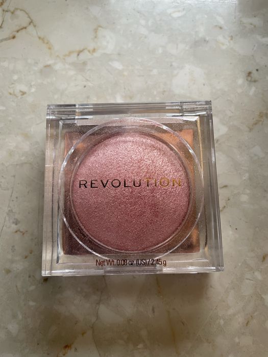 Róż do policzków Revolution