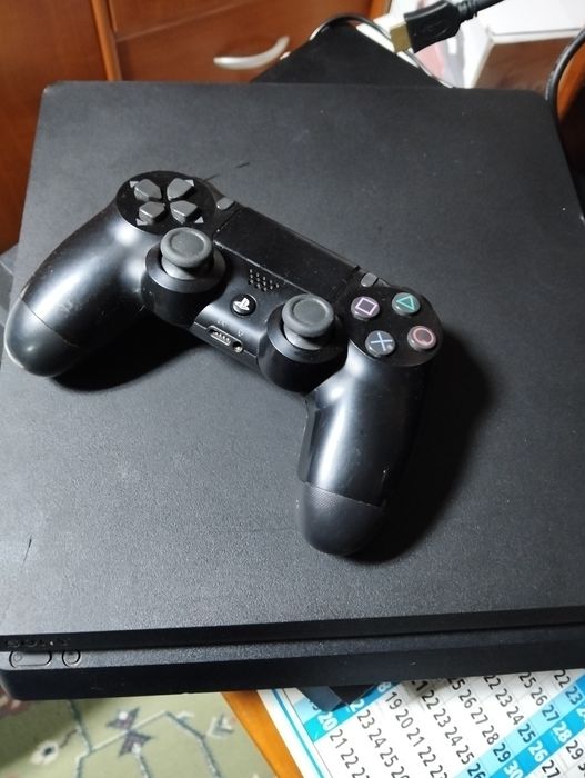 PlayStation 4 Slim 1 tb