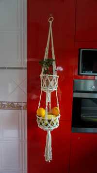 Suporte para plantas/fruteira em macramé