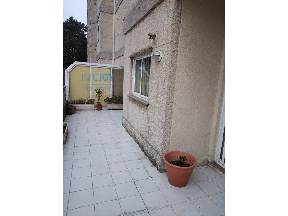 Apartamento T1 para Arrendamento no Porto com Garagem e Arrumos