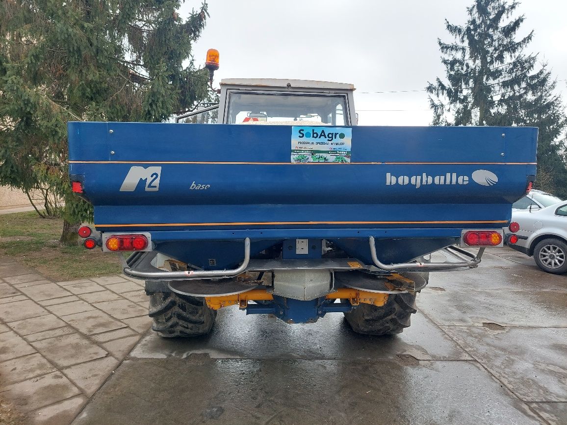 Rozsiewacz nawozu bogballe M3 z komputer sterownik utrzymujący dawkę