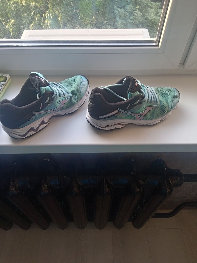 Кроссовки Mizuno WAVE INSPIRE размер  40,5