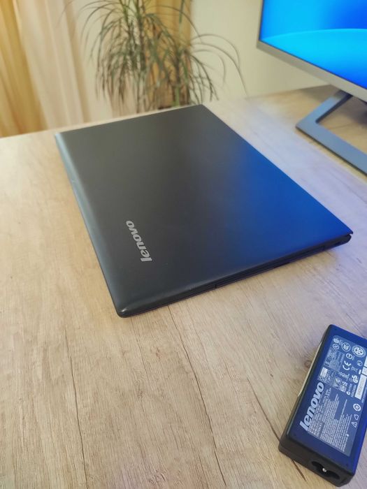 Lenovo  100-15IBD /15.6"/Core i3/ 4Gb RAM /SSD/Intel HD 5500 (1Gb)