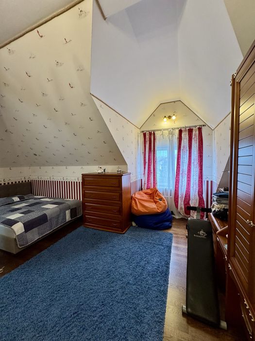 Будинок 300 кв.м. З усіма Комунікаціями та Гарною Ділянкою