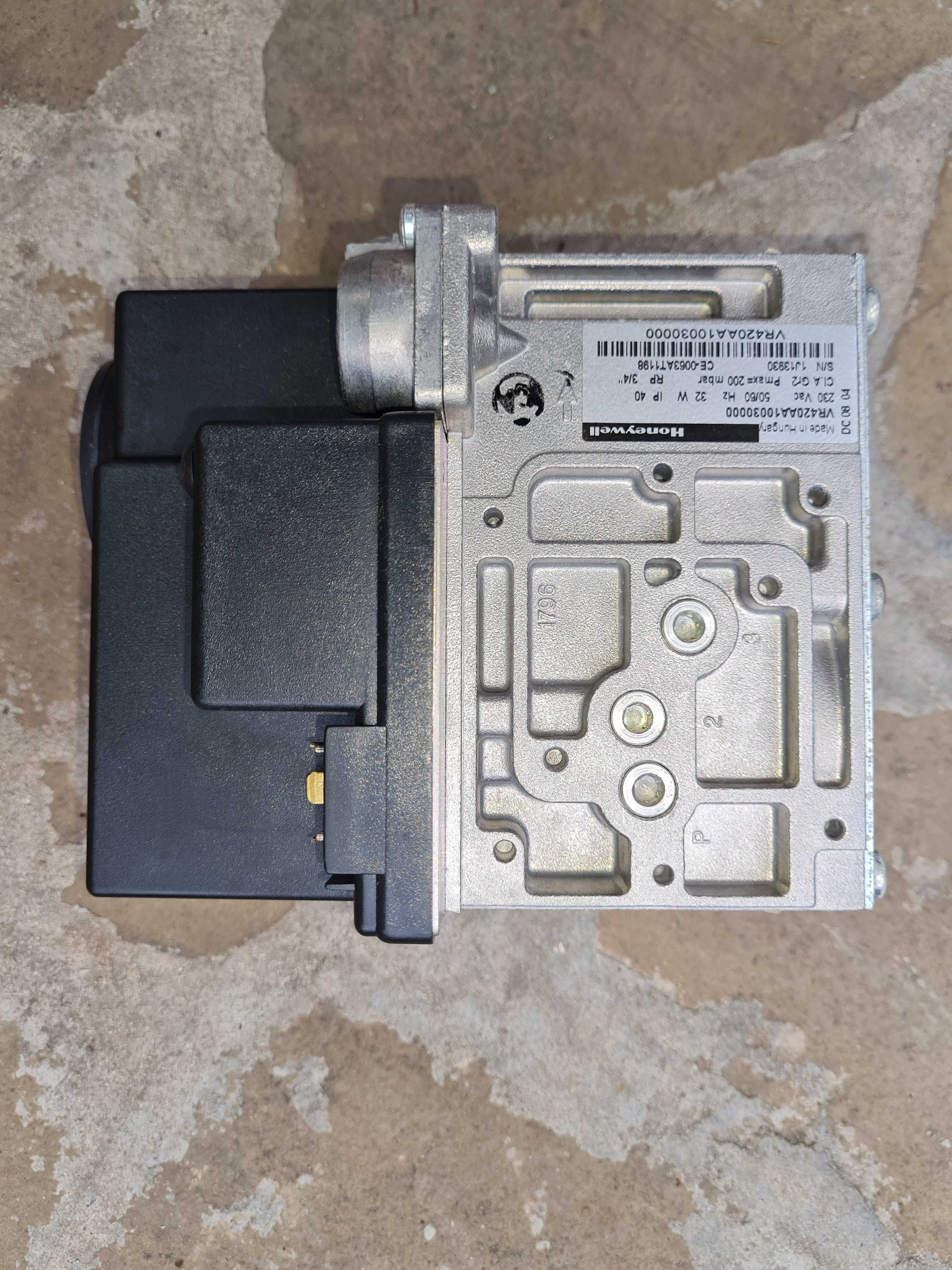 Газовый клапан Honeywell VR420AA1003-0000