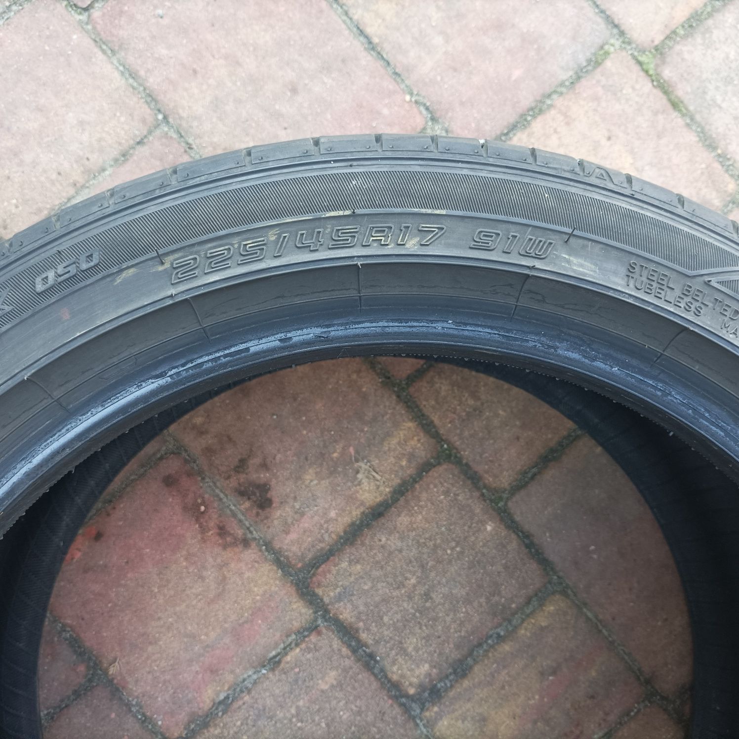 2 opony letnie 225/45/17 Dunlop z 2021 roku