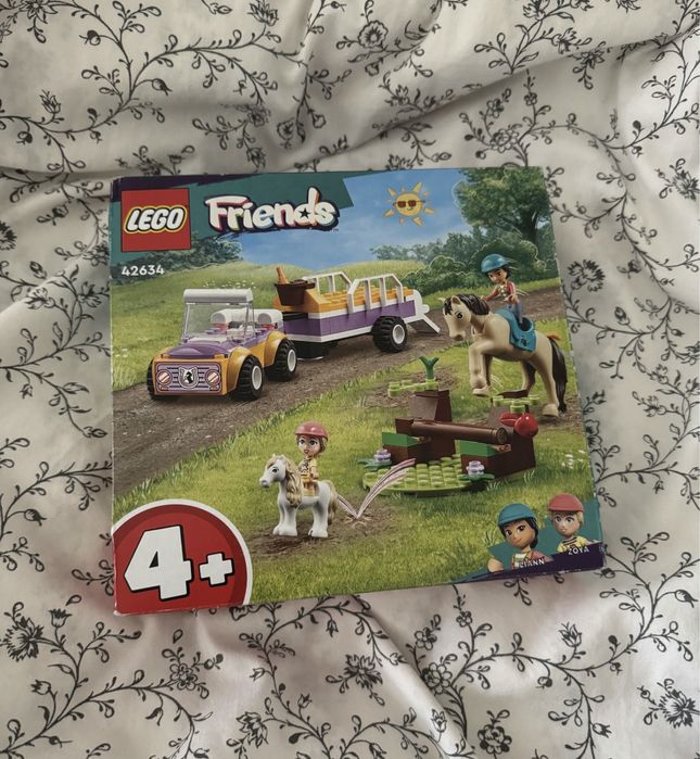 Klocki LEGO Friends 42634 Przyczepka dla konia i kucyka